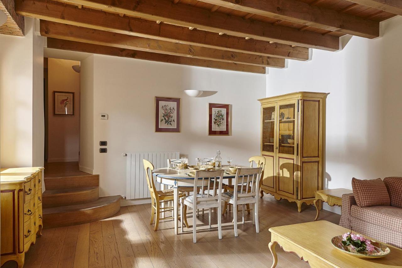 Joivy Charming Apartment Centre Of Como Luaran gambar